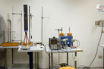 Laboratorio di Fisica Lab Fisica Small new